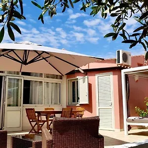 la-casa-di-isa-a-100-metri-dalla-spiaggia.sicilyhotelsitaly.net/